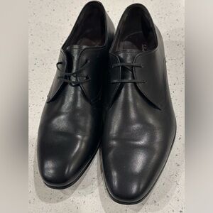 Men’s lace up leather Derby shoes